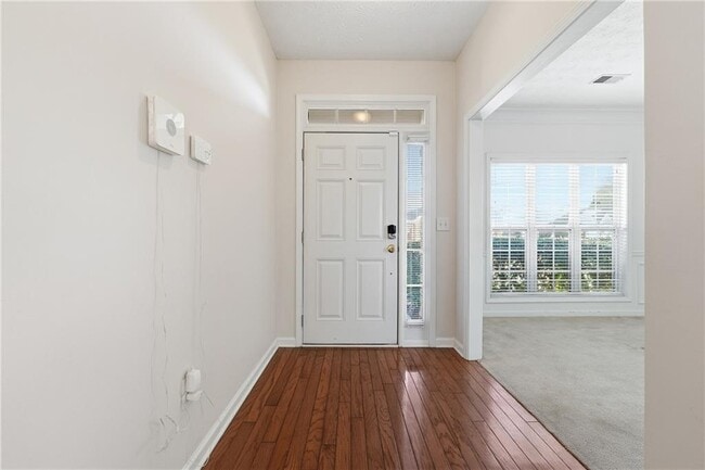 Photo - 1402 Edgeley Way