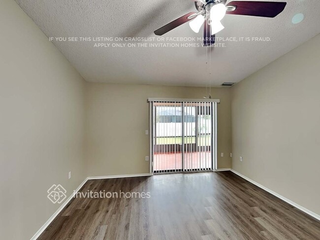 Photo - 2297 Cork Oak St E