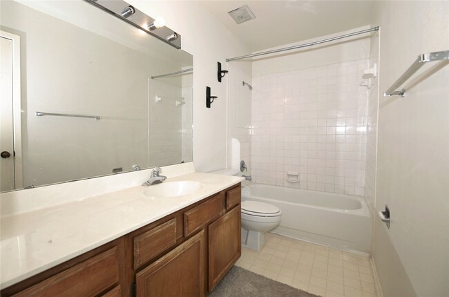 Photo - 2025 Augusta Dr Unit 306