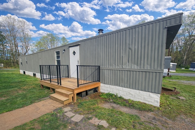 Building Photo - 412 McElhaney Rd