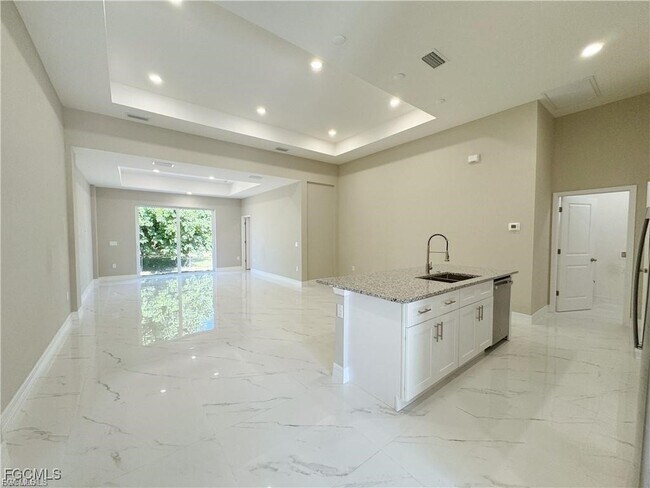 Photo - 236 Nautilus Ave S