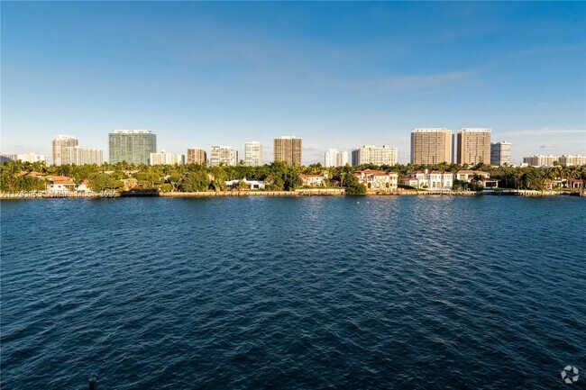Building Photo - 10101 E Bay Harbor Dr Unit 404 Rental
