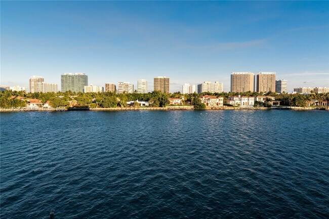 Building Photo - 10101 E Bay Harbor Dr Unit 404 Rental