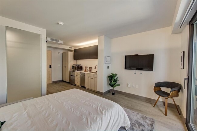 Photo - 145 Leavenworth St