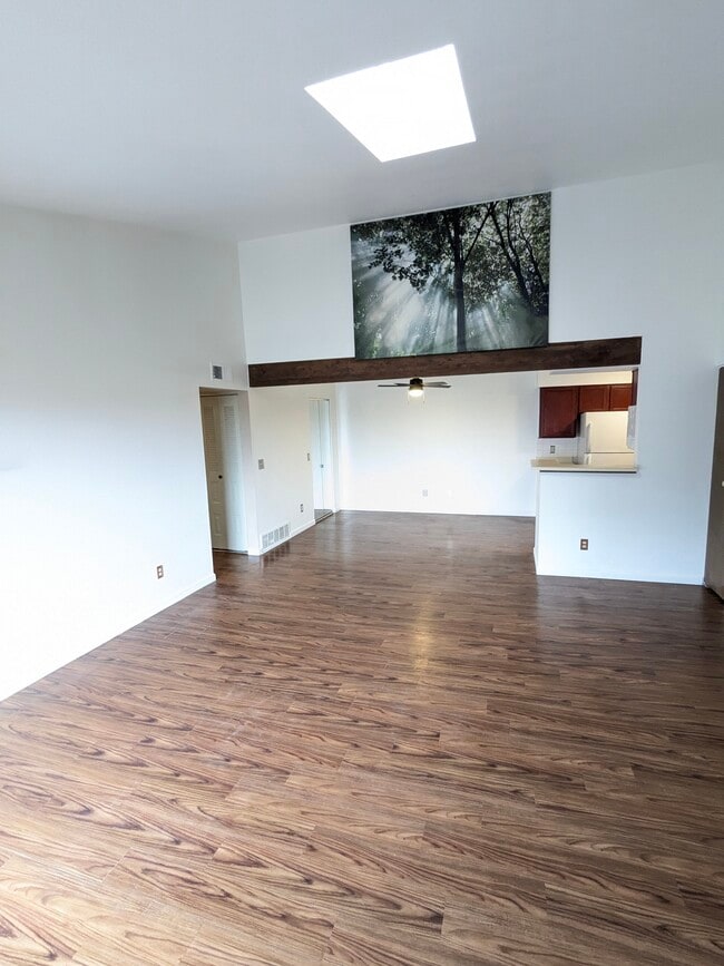 Building Photo - 333 Wright St Unit 305