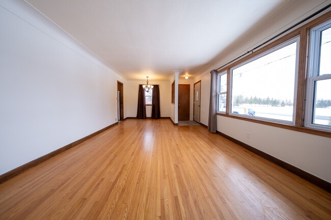 Photo - 22925 Oakdale Dr