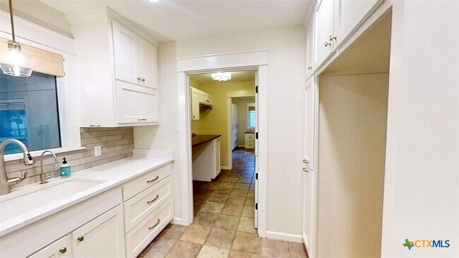 805 Timber Dr