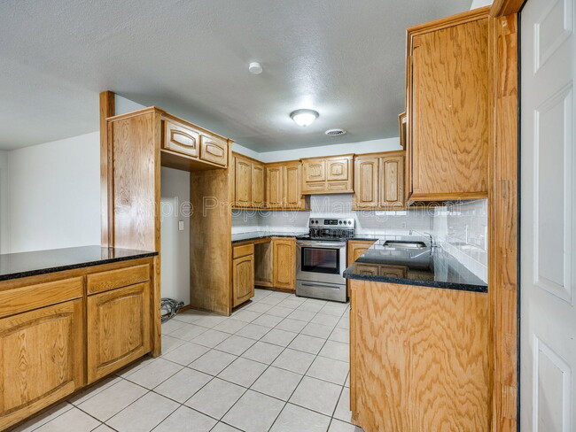 Photo - 1802 S Dille Ave