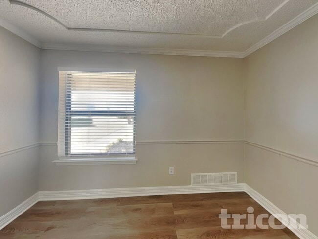 Photo - 3513 Meadowlark Ln