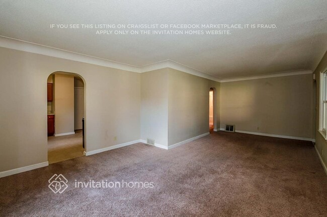 Photo - 3940 3rd St NE