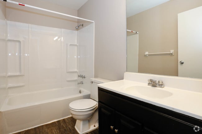 2 Bedroom/ 1 1/2 Bath Townhome - 1025 SQFT - Fox Hunt Apartments