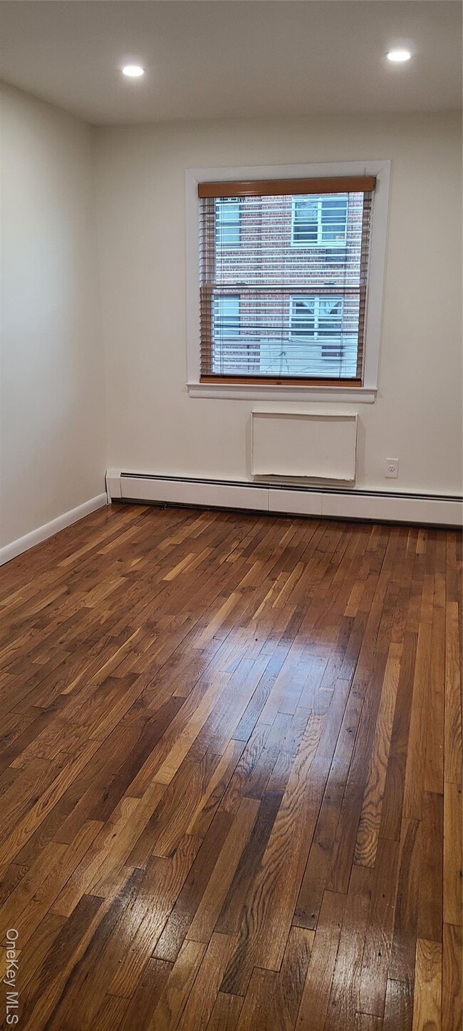 Photo - 61-25-61218 218th St