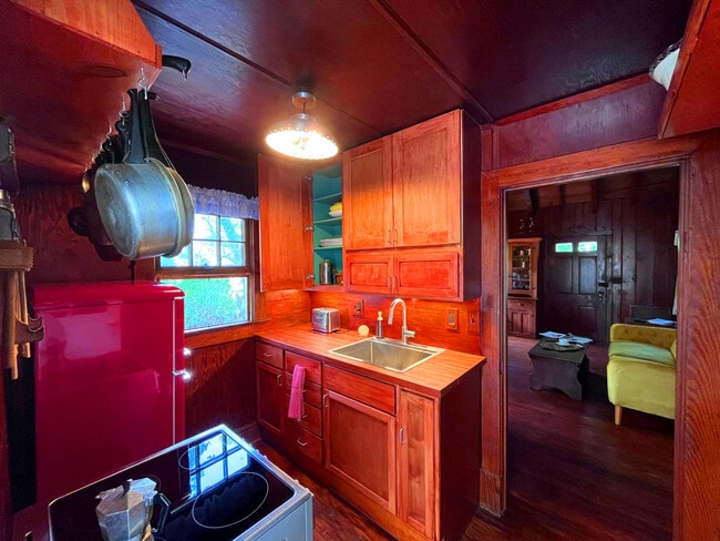 Photo - 5800 Fenwick Rd