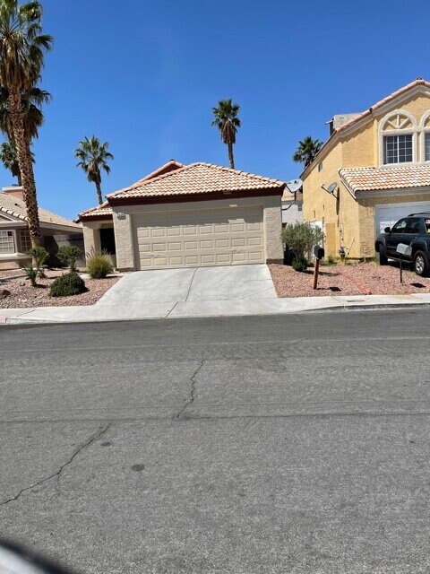 Photo - 1429 Lilac Breeze Cir