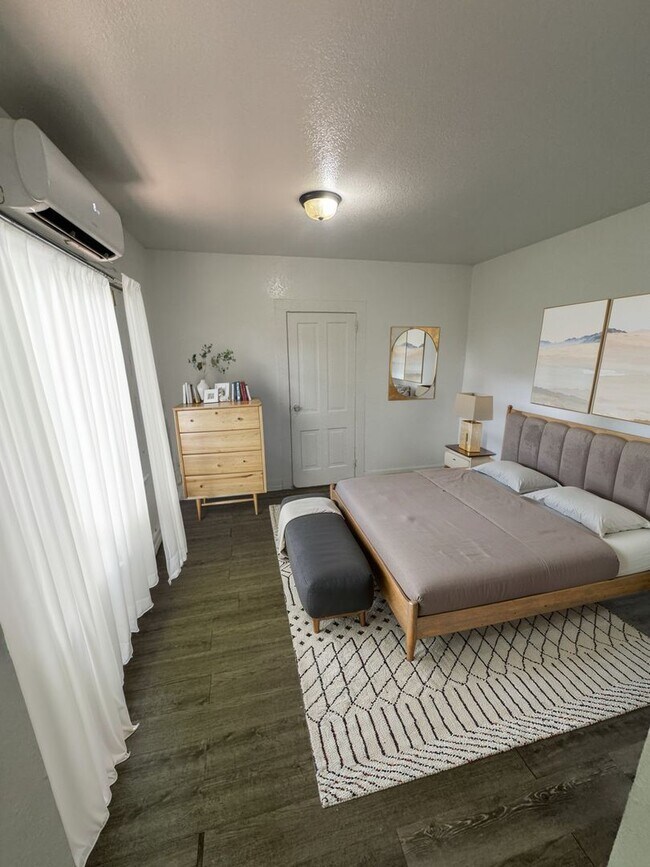 Photo - 6th St Unit 123