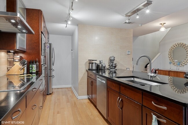 Photo - 1169 S Plymouth Ct Unit 119