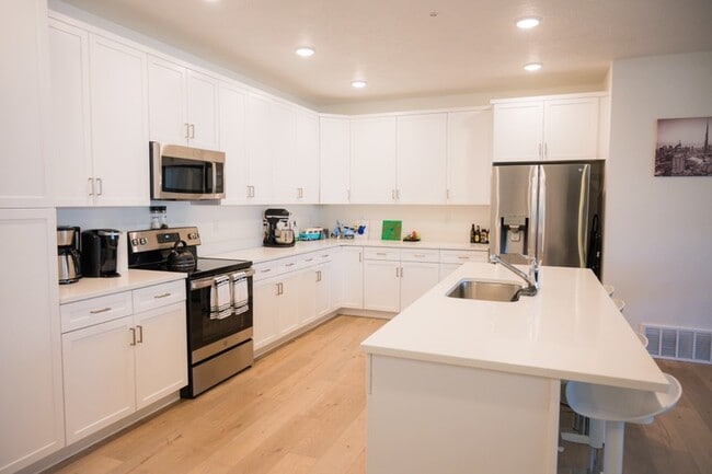 761 W Blue Magic Ln Unit 302