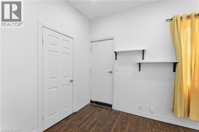 Photo - 750 Barton St E Unit 3
