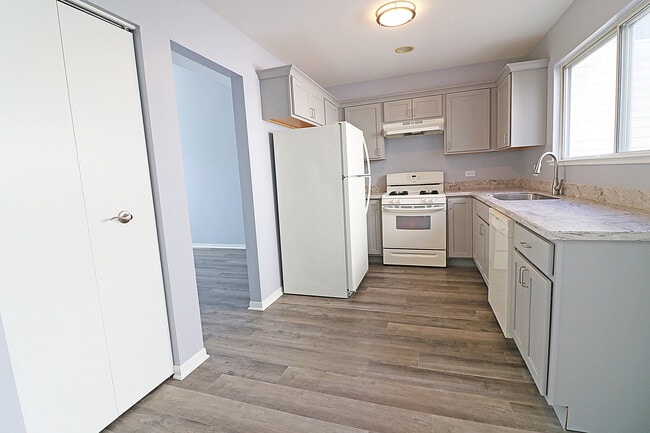 Photo - 590 Le Parc Cir