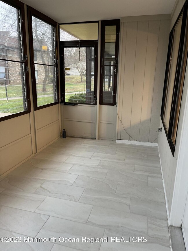 Photo - 136 Amberly Dr