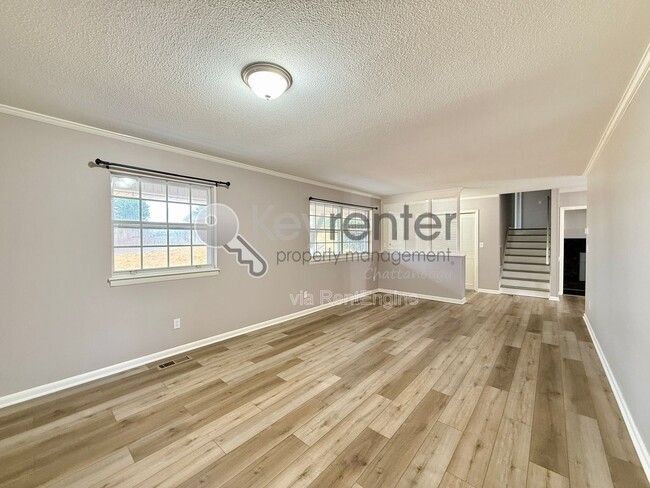 Photo - 4627 Hillmont Ln