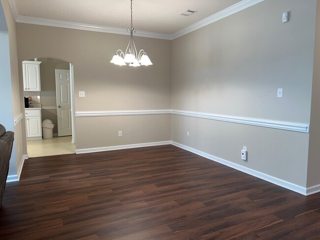 Photo - 679 Kensington Ct SE
