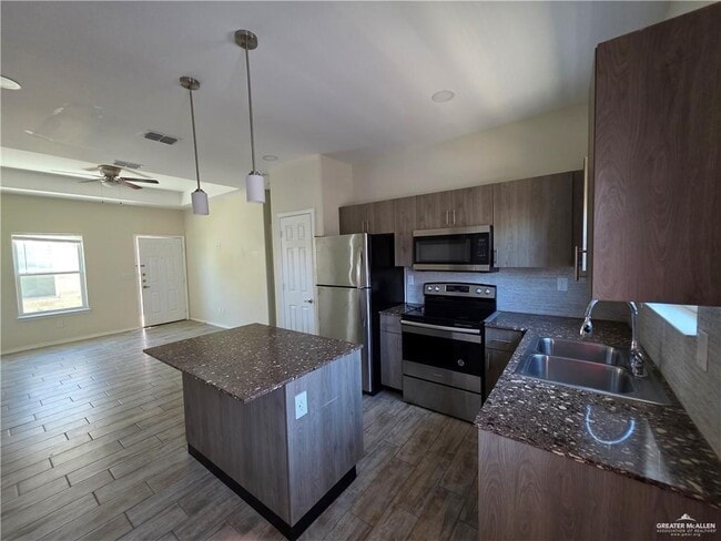 11 Hiawatha Dr Unit 3