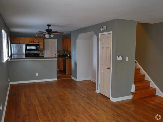 Building Photo - 106 Tuckerman St NW Rental