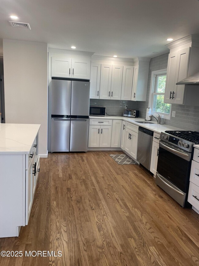 Building Photo - 127 Hulick St Rental
