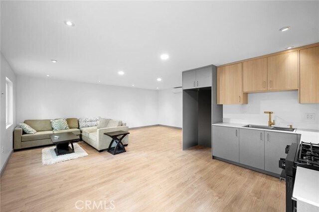 10377 McBroom St