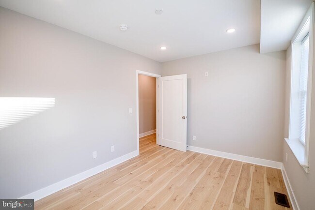 Photo - 4926 Locust St Unit 1