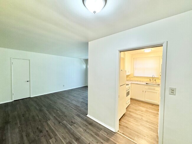 Photo - 131 Normandie Ave Unit 2A