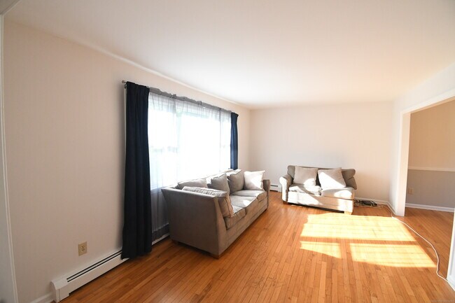 Photo - 313 Burnt Plains Rd