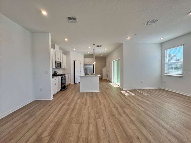 Photo - 301 Platform Ln