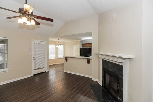 8929 Fulton Cove