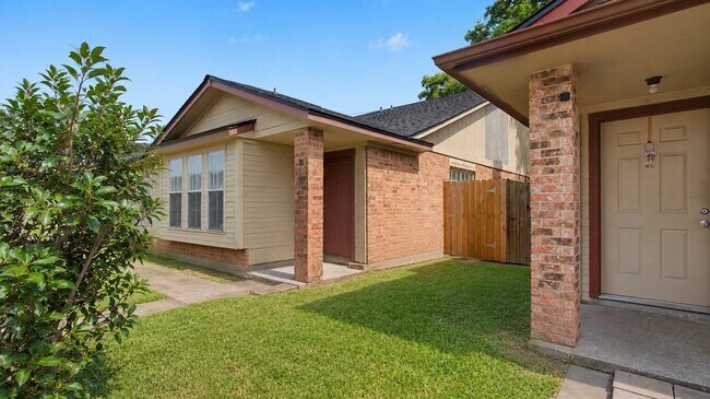 Building Photo - 6702 Tamar Dr