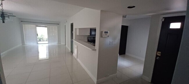 Photo - 19111 Glenmoor Dr