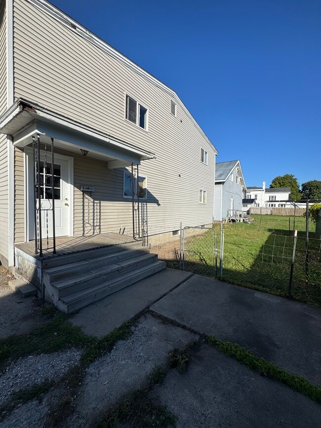 Building Photo - 410 New York Ave Unit 3