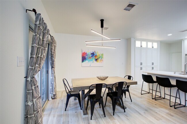 Photo - 76 Scarlet Woods Ct