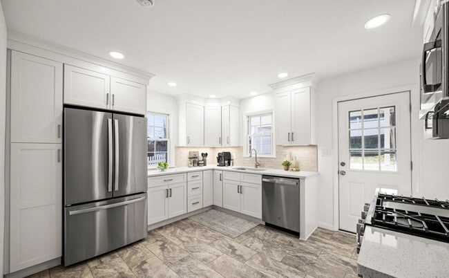 Photo - 228 Church St