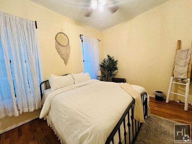 Building Photo - ST JOHNS PLACE Rental