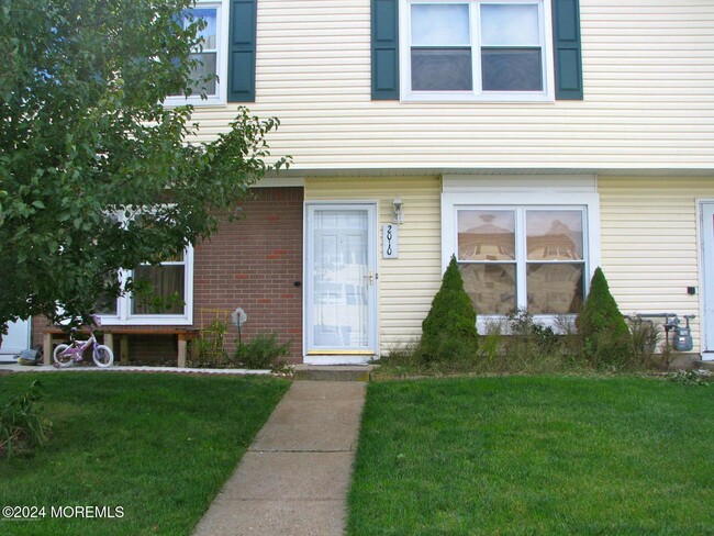 Photo - 2010 Sawmill Rd Townhome