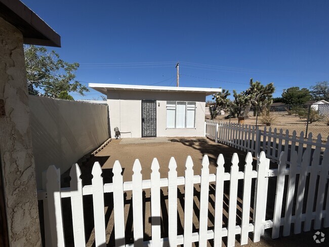 Building Photo - 7475 Cherokee Trail Unit 7475&1/2CherokeeTrail Rental