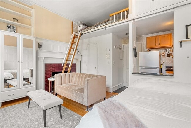 Photo - 425 Beacon St Unit 2