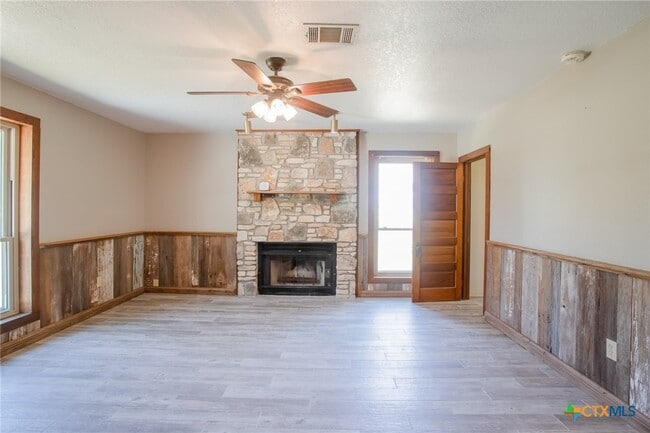 Photo - 4692 S E River Rd