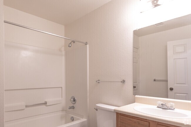 2BR, 2 BA - 1,025 SF