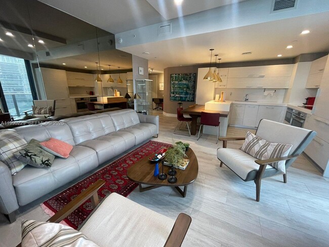 Photo - 45 SW 9th St Unidad 1401