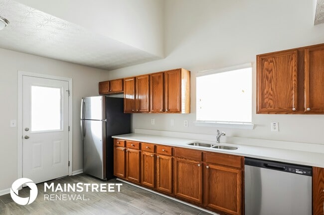 Photo - 477 Townsend Bend