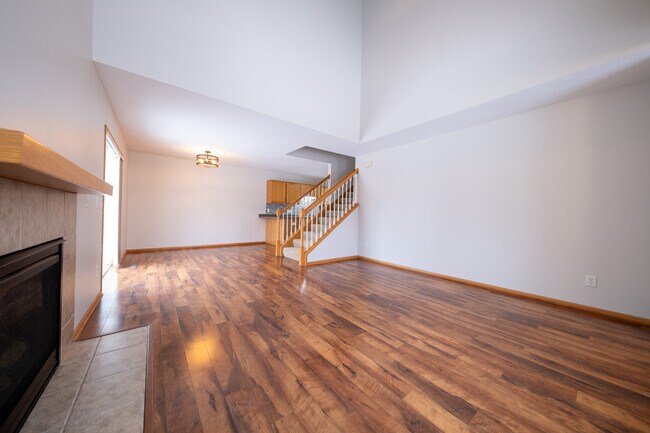 Photo - 557 French Ln