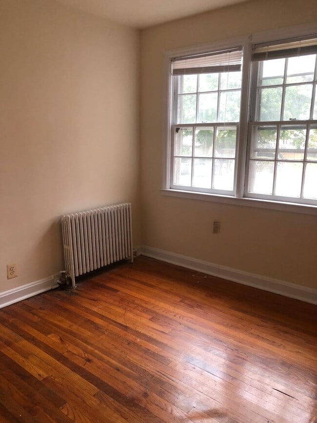 Photo - 957 William St